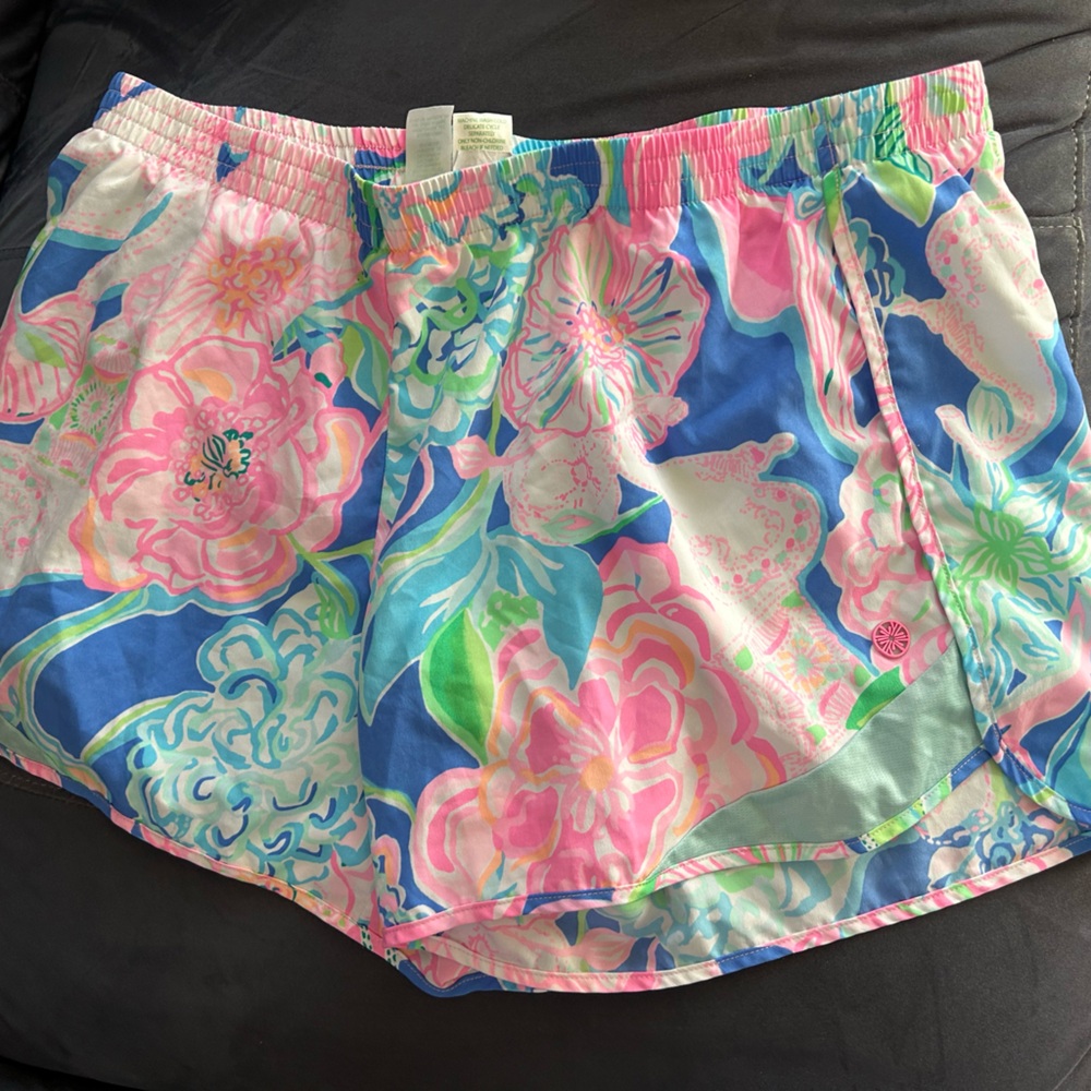 Lilly Pulitzer Ocean Trail Shorts Size Large Worn Once